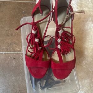 Classy and sexy. 3 1/2 inch heel